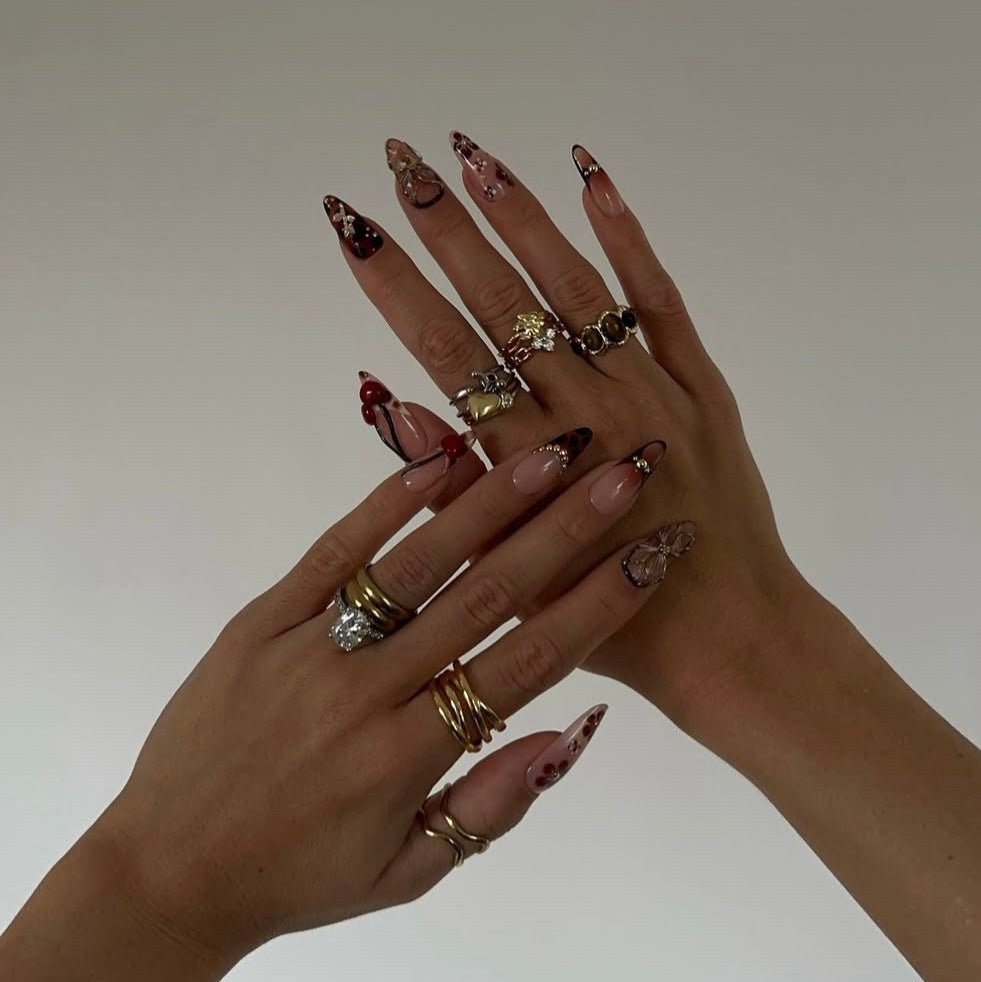 LN001 Scarlet Reverie